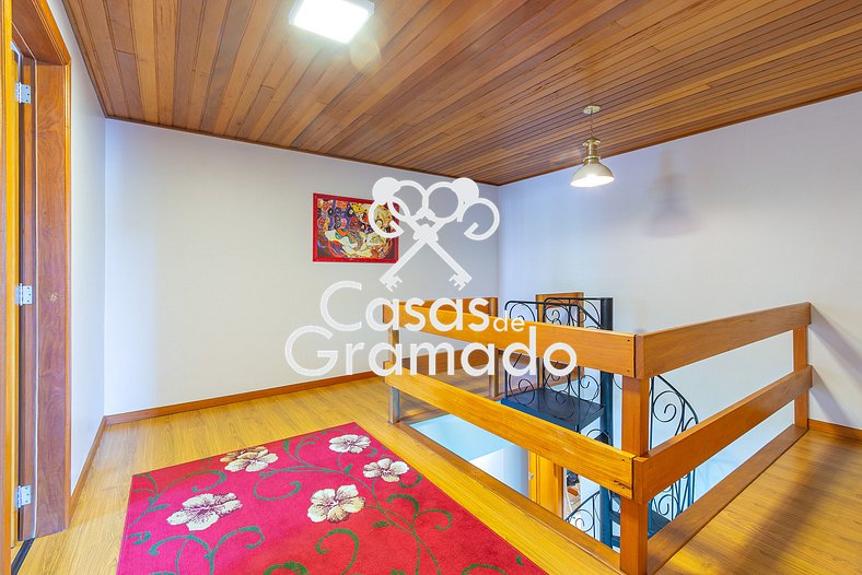 Incrível 3 Suítes e Quarto no Centro de Gramado