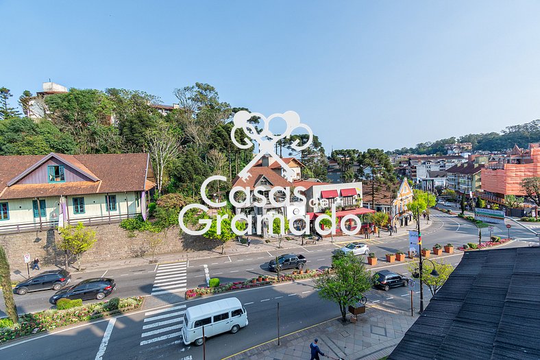 Incrível 3 Suítes e Quarto no Centro de Gramado