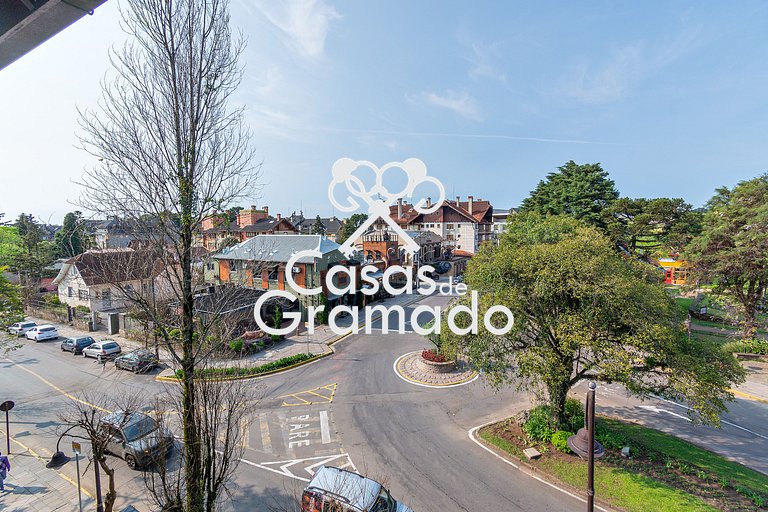 Incrível 3 Suítes e Quarto no Centro de Gramado